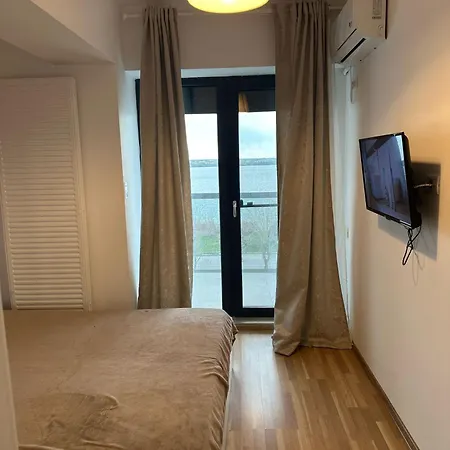 Ini View Iaki Mamaia