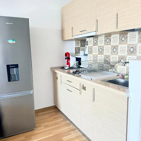 Apartament Ini View Iaki
