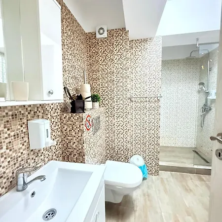 Apartament Ini View Iaki