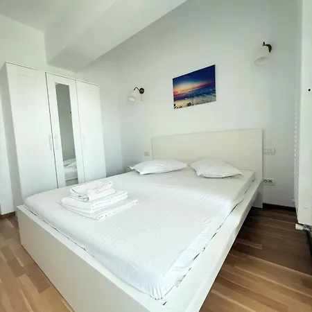 Ini View Iaki Apartament Mamaia